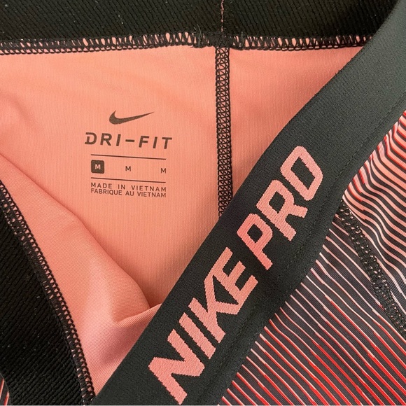 NIKE Pro Women's Cool Dri-Fit Capri Pants Size Medium - Picture 8 of 11